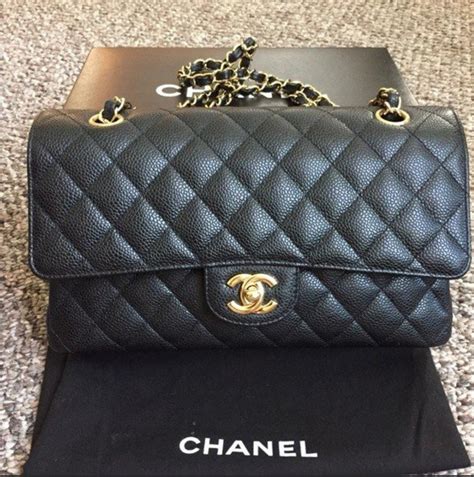 chanel classic caviar medium